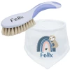 Schnullireich Geschenkset Mit Namen NUK Babybürste + Baby Halstuch (Junge) Blau 2 Schnullireich Geschenkset Mit Namen NUK Babybürste + Baby Halstuch (Junge) Blau -bebe-jou shop schnullireich geschenkset mit namen nuk babybuerste baby halstuch junge blau a405628